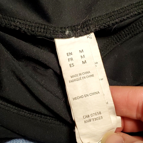 Sommer Ray Black Leggings with Mesh & Pockets - Size Medium (fits a 6-8) - Picture 13 of 16